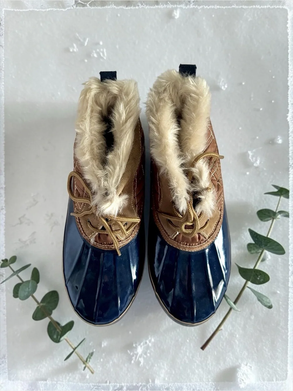 Khombu Women’s Size 8 Navy & Tan Winter Boots Faux Fur Trim